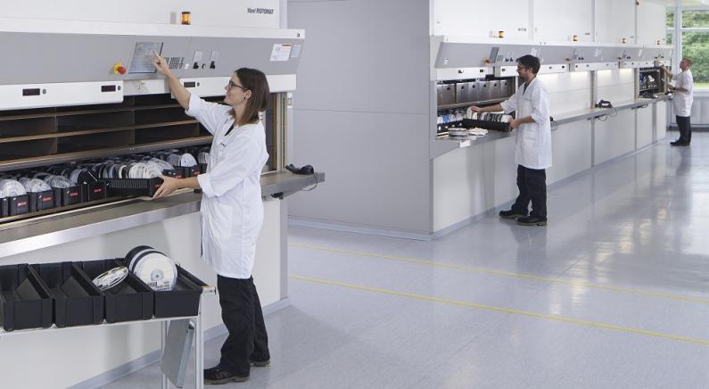 Auch Aufträge mit Hunderten Positionen sollen durch parallelles Kommissionieren innerhalb kürzester Zeit für die Produktion zusammengestellt werden können. Bild: Hänel GmbH & Co. KG