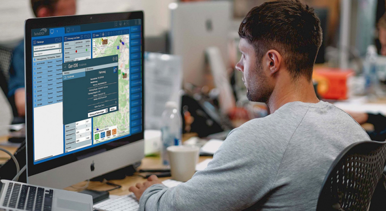 Stark im Markt: In Deutschland und Österreich gehört BlueLOGICO® zu den derzeit führenden Softwaresystemen für das digitale Fuhrpark-Management. Alle Arbeiten des Auftragswesen, der Disposition und der Flottenkoordination lassen sich damit am PC ausführen. Bild: TachoEASY