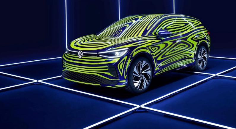 Bislang gibt es den ID.4 nur als getarnten Prototyp zu sehen. Bild: VW