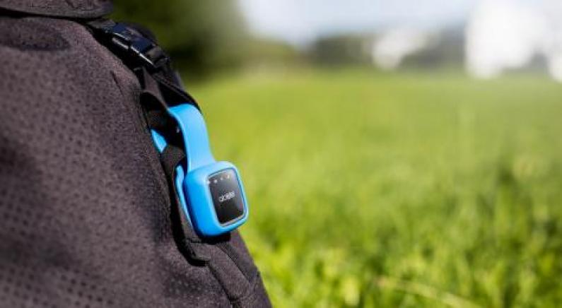 V-Bag ist für den Schutz von Wertsachen wie Taschen, Koffer oder Schulranzen gedacht. In der App kann der Besitzer das Bewegungsprofil abfragen oder eine Sicherheitszone einrichten. Verlässt das Gerät diesen Bereich, schlägt das Smartphone ebenfalls Alarm. Bild: Vodafone