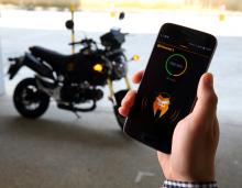 Mit der Bikefinder-Funktion kann der Fahrer sein Motorrad lokalisieren und behält so auch in unübersichtlichen Tiefgaragen den Überblick. Bild: Continental