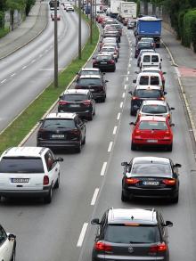 Verglichen mit den staureichsten Städten der Welt verbringen deutsche Autofahrer einen relativ hohen Anteil der Zeit im Stau. Bild: pixabay