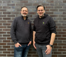 Christian Serek (links), Software Projektleitung und Niklas Funke, Leiter Softwareentwicklung von common solutions GmbH & Co. KG. Bild: common solutions GmbH & Co. KG